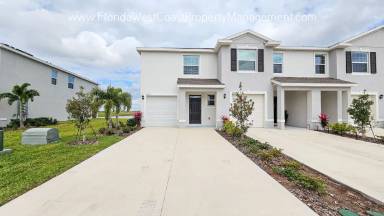 Main picture of 17527 Crescent Moon Loop