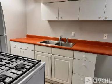 Main picture of 101 River St