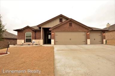 Main picture of 715 Kendra Dr