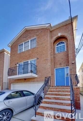 Main picture of 43 Seabury St