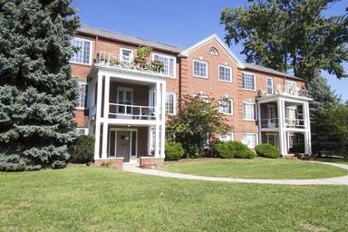 Main picture of 2204 Kenwood Blvd