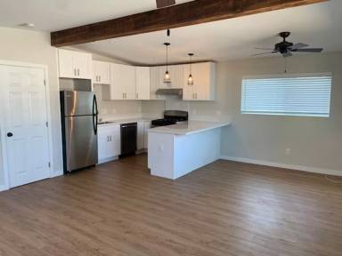 Main picture of 1461 East Ln