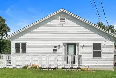 Main picture of 210 Frank St