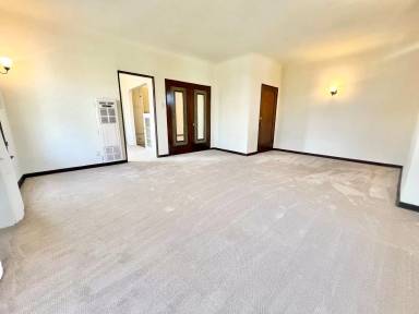 Main picture of 658 Temple Ave