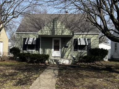 Main picture of 2013 Elwood Ave