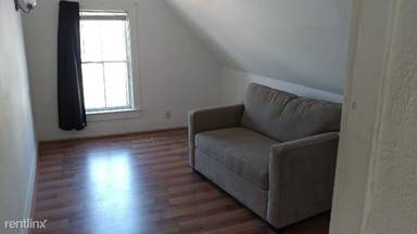 Main picture of 275 Bay St