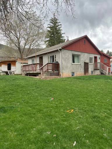 Main picture of 106 13th St