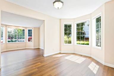 Main picture of 2535 Jones Ave NE