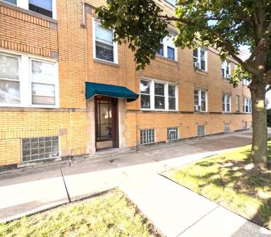 Main picture of 5550 W Farragut Ave