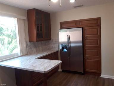 Main picture of 877 NW 97th Ave