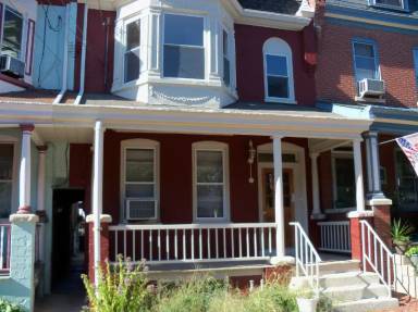 Main picture of 235 E Clay St
