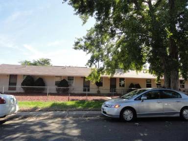 Main picture of 1782 Paris St