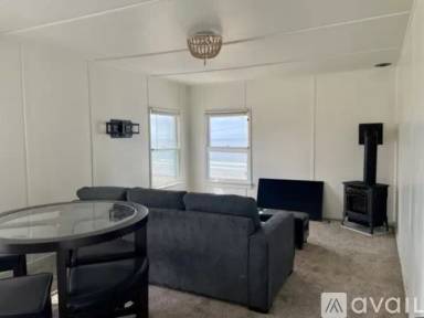 Main picture of 261 Harloe Ave