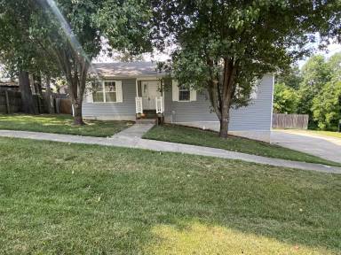 Main picture of 305 Conroe Dr