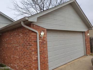 Main picture of 6109 NW Birch Ave