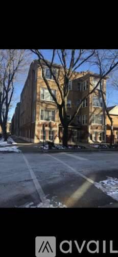 Main picture of 7655 N Greenview Ave