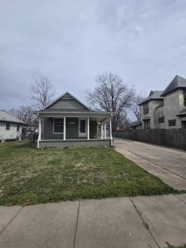 Main picture of 250 N Millwood St