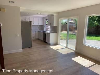 Main picture of 1784 Klamath River Dr