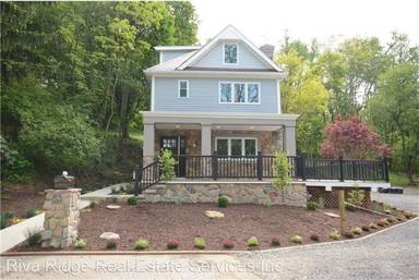 Main picture of 426 Leavitt St