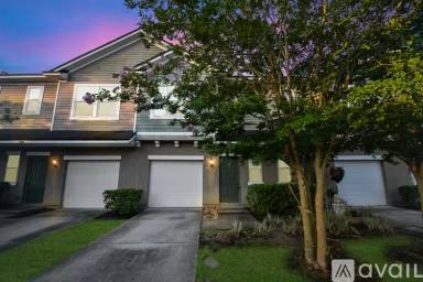 Main picture of 262 Moultrie Village Ln