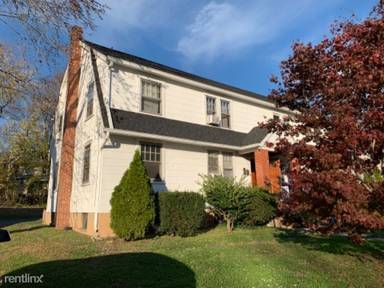 Main picture of 304 Oakdale Rd