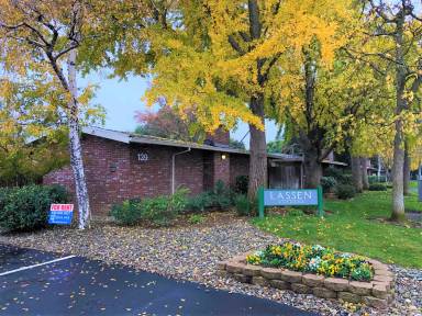Main picture of 139 W Lassen Ave