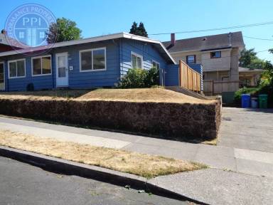 Main picture of 2612 SE Francis St