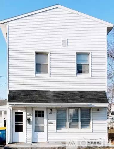 Main picture of 1202 W 7th St