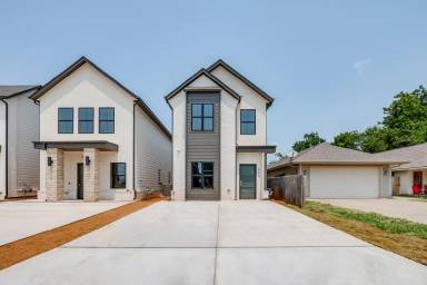 Main picture of 629 W 2nd St