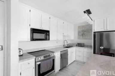 Main picture of Pacific Isle Condominiums