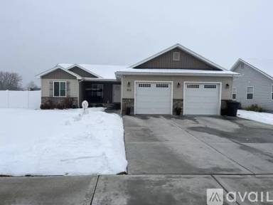 Main picture of 332 Cheyenne Dr