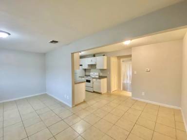 Main picture of 1044 Linde St