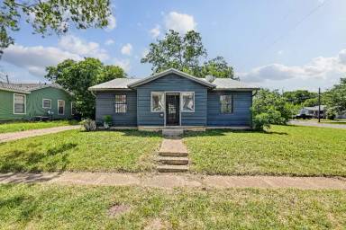 Main picture of 802 Cloud St