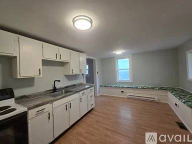 Main picture of 13 N Main St