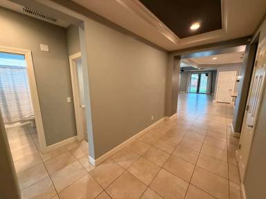 Main picture of 2428 W Beverly Rd