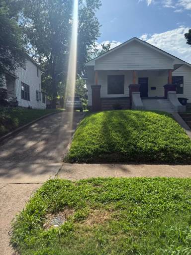 Main picture of 310 N Rosedale Ave