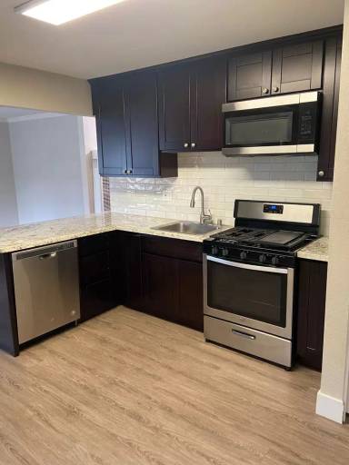 Main picture of 705-707-709 Mormon St