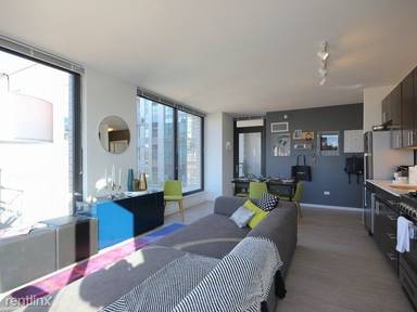 Main picture of 717 N Wells St