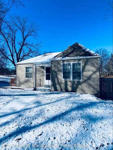 Main picture of 26 Lamar Dr
