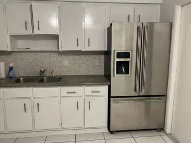 Main picture of 103 SE 5th St