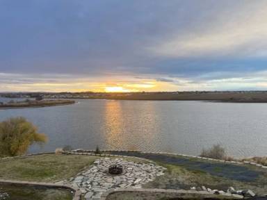 Main picture of 310 N Crestview Dr