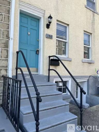 Main picture of 126 Grape St