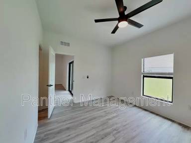 Main picture of 5305 28th St SW