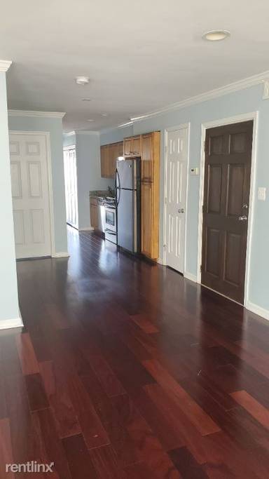 Main picture of 24 17th St SE