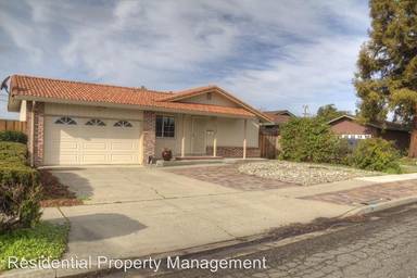 Main picture of 41755 Sherwood St