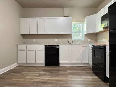 Main picture of 803 E Court Ave