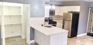 Main picture of 3309 W Bryn Mawr Ave