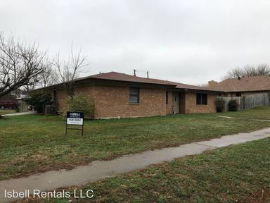 Main picture of 302 Cedar Crest Dr