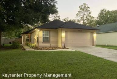 Main picture of 5569 Oak Crossing Dr