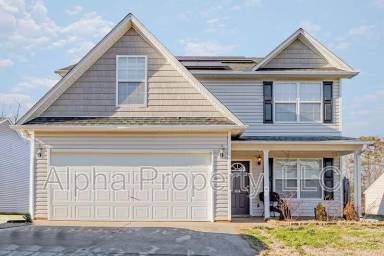 Main picture of 204 Pope Ln